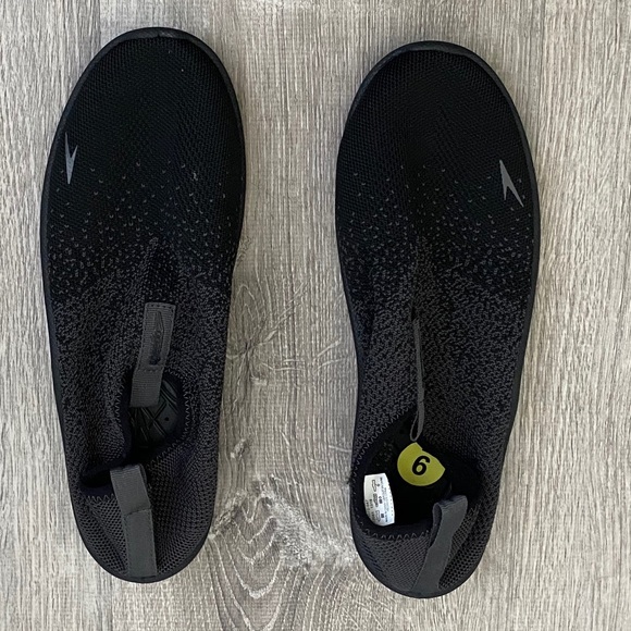 Speedo Shoes - Speedo Ladies Water Shoe - size 9